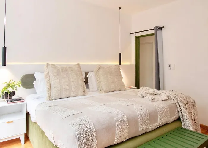 Bonito, Comfort, Charm And Location *